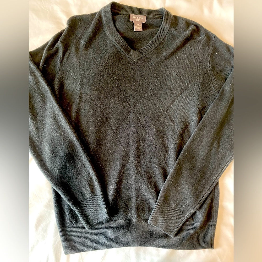 Monochromatic Argyle V-Neck Sweater
